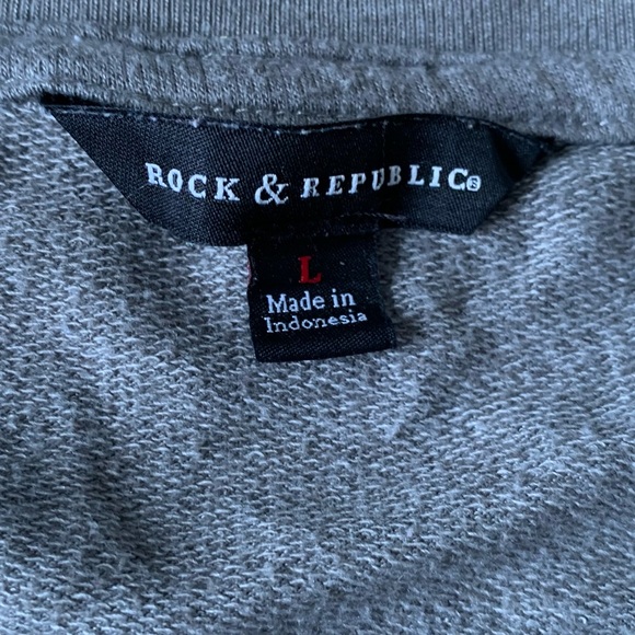 ROCK & REPUBLIC Grey Stud Skull Wings Sweatshirt L - Picture 6 of 7